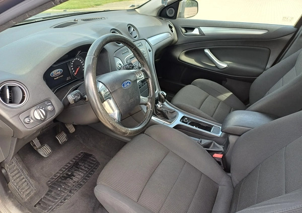 Ford Mondeo cena 21000 przebieg: 285000, rok produkcji 2011 z Radom małe 67